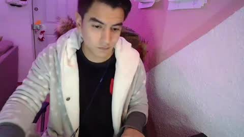 Snapshot of kael_art_d chatting on December 19, 2024, 5:40 am kael_art_d online show from December 19, 2024, 5:40 am