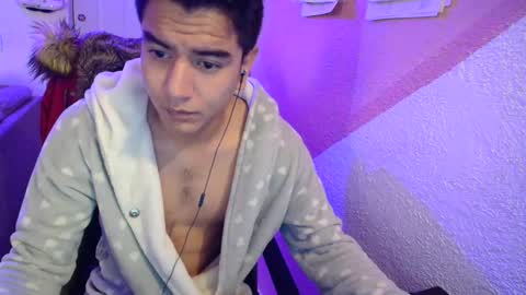 Snapshot of kael_art_d chatting on December 19, 2024, 12:34 pm kael_art_d online show from December 19, 2024, 12:34 pm