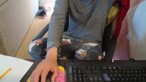Snapshot of kael_art_d chatting on March 12, 2025, 4:35 pm kael_art_d online show from March 12, 2025, 4:35 pm