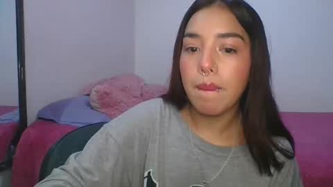 KAHELIINDEPENDENT MODEL online show from January 25, 2025, 1:32 am