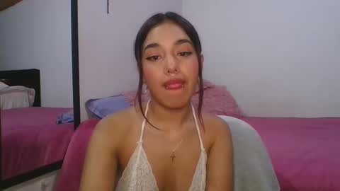 KAHELIINDEPENDENT MODEL online show from February 13, 2025, 1:29 am