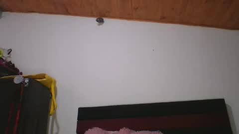 KAHELIINDEPENDENT MODEL online show from October 7, 2025, 8:39 pm