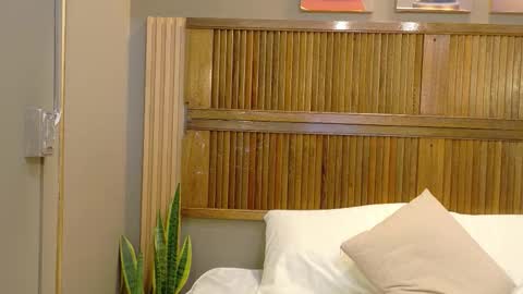 Snapshot of kaiawhite chatting on March 17, 2026, 8:12 pm kaiawhite online show from March 17, 2026, 8:12 pm