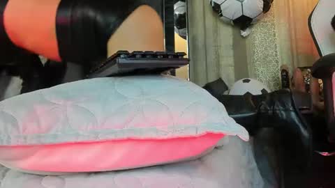 Kairy online show from June 13, 2026, 7:01 pm