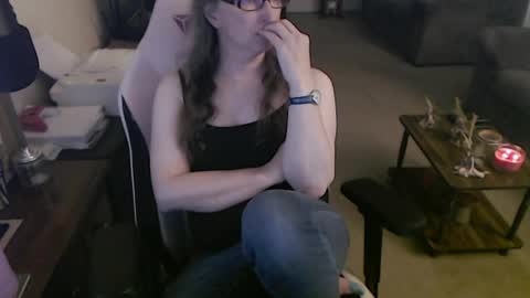 Camprincess331 online show from May 4, 2026, 1:01 am
