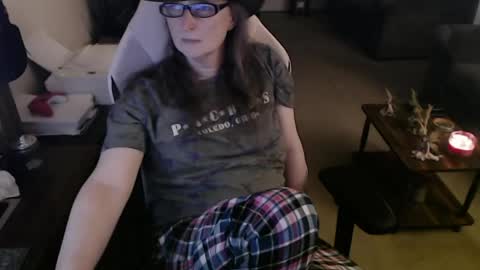 Camprincess331 online show from May 6, 2026, 1:25 am