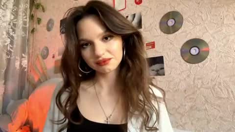 Roniy online show from May 17, 2026, 8:55 am