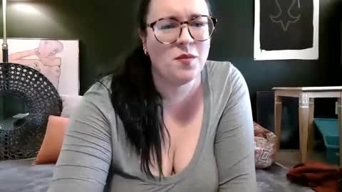 kaitrosss online show from May 14, 2026, 9:32 pm