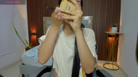 Snapshot of kaitt_ chatting on April 16, 2026, 7:47 pm KAITT online show from April 16, 2026, 7:47 pm