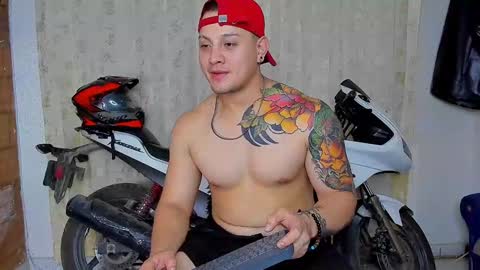 Kaledd musclees room Master online show from December 22, 2024, 3:22 am