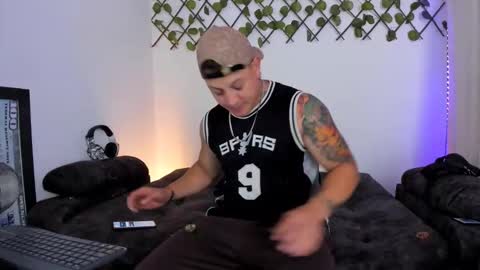 Kaledd musclees room Master online show from September 19, 2025, 5:24 pm