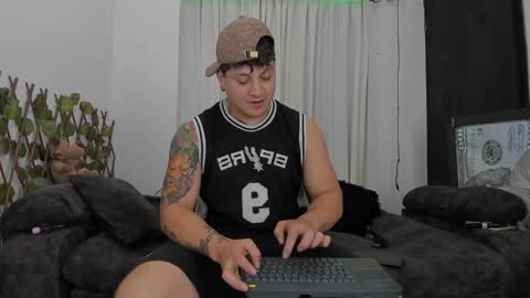 Kaledd musclees room Master online show from October 22, 2025, 5:19 am