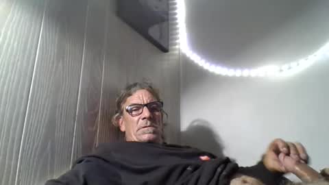 kalifornia91666 online show from October 11, 2025, 5:39 am