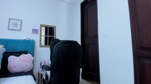 Kamilalopez online show from May 5, 2026, 8:39 pm