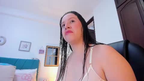 Kamilalopez online show from June 15, 2026, 9:17 pm
