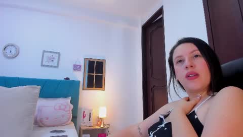 Kamilalopez online show from July 10, 2026, 9:39 pm
