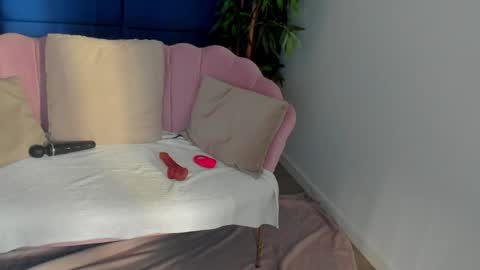 KamaFeels online show from November 1, 2025, 6:15 am