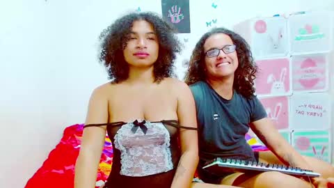 Snapshot of kami_chigiri chatting on February 4, 2025, 3:00 am Dante and Carolina independient model online show from February 4, 2025, 3:00 am