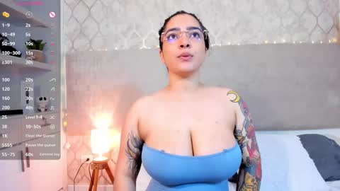 Snapshot of kamilabetancourt chatting on October 15, 2025, 8:53 pm Kamila Betancourt online show from October 15, 2025, 8:53 pm