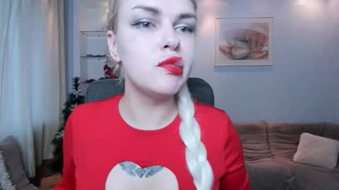 Camila online show from December 16, 2025, 6:29 am