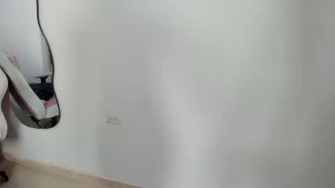 kamilasexi_69 online show from October 7, 2025, 10:07 pm