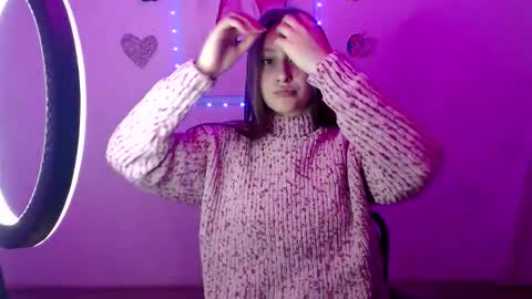 kamilla_love_ online show from September 26, 2025, 1:04 pm
