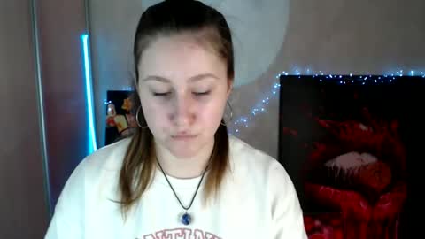 Snapshot of kamilla_love_ chatting on May 1, 2026, 12:21 pm kamilla_love_ online show from May 1, 2026, 12:21 pm
