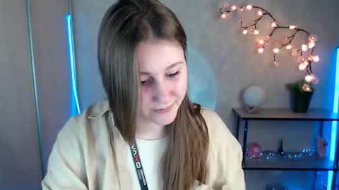 Snapshot of kamilla_love_ chatting on May 20, 2026, 12:11 pm kamilla_love_ online show from May 20, 2026, 12:11 pm