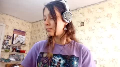 Mari  Simmons online show from September 11, 2025, 7:19 am