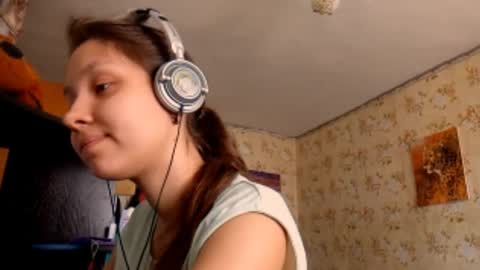 Mari  Simmons online show from September 19, 2025, 7:21 am