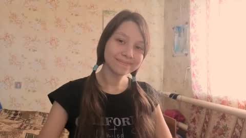 Mari  Simmons online show from October 15, 2025, 6:13 am