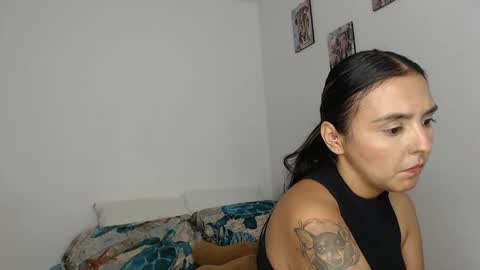 kammy   y   camila online show from February 19, 2026, 11:34 pm