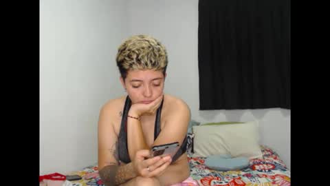 Snapshot of kammy_cami chatting on April 14, 2026, 12:27 am kammy y camila online show from April 14, 2026, 12:27 am