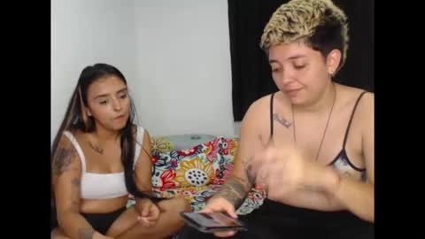 Snapshot of kammy_cami chatting on April 15, 2026, 12:39 am kammy y camila online show from April 15, 2026, 12:39 am