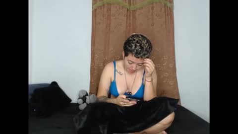 Snapshot of kammy_cami chatting on April 20, 2026, 11:35 am kammy y camila online show from April 20, 2026, 11:35 am