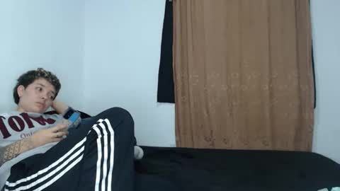 Snapshot of kammy_cami chatting on April 27, 2026, 11:25 pm kammy y camila online show from April 27, 2026, 11:25 pm
