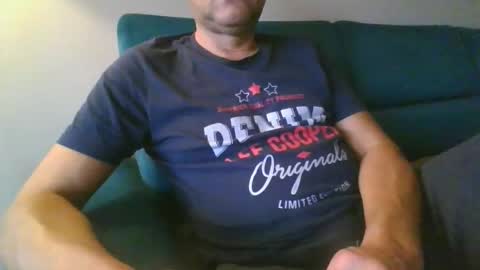 Snapshot of kanaletto chatting on December 5, 2025, 12:14 pm Mario online show from December 5, 2025, 12:14 pm