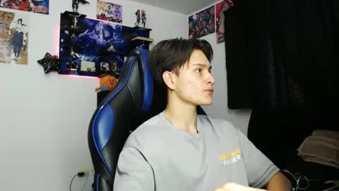 Snapshot of kanekixxxhot chatting on October 21, 2025, 1:23 pm andres online show from October 21, 2025, 1:23 pm