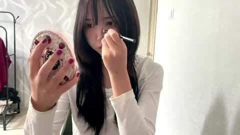 Lily online show from May 18, 2026, 9:04 am