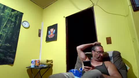 kansasfarmer1 online show from October 17, 2025, 2:37 am