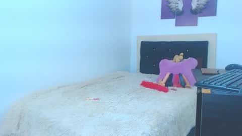 kaoryferrer online show from January 15, 2025, 4:11 pm