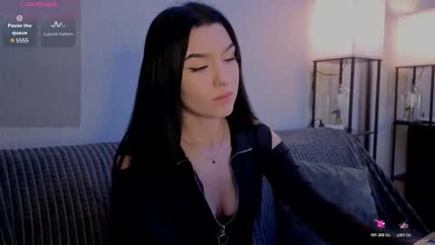 kara_life online show from December 5, 2025, 1:47 am