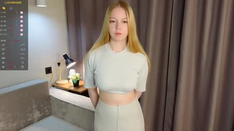 Annie online show from September 25, 2025, 7:12 am