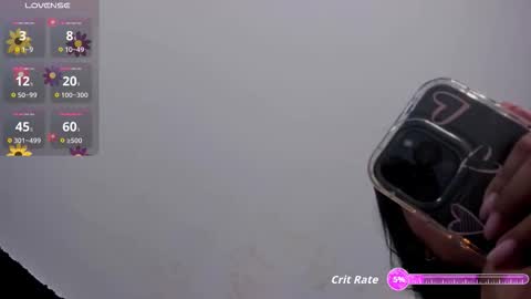 Snapshot of karen_roldan chatting on October 4, 2025, 3:37 am online show from October 4, 2025, 3:37 am