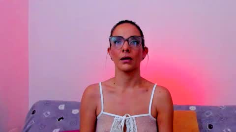 Snapshot of karen_simss chatting on March 10, 2026, 12:10 pm Karen online show from March 10, 2026, 12:10 pm