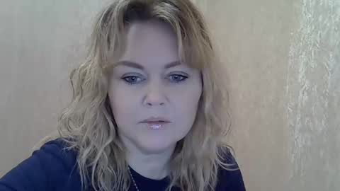 karennelsonx online show from December 5, 2024, 2:44 pm
