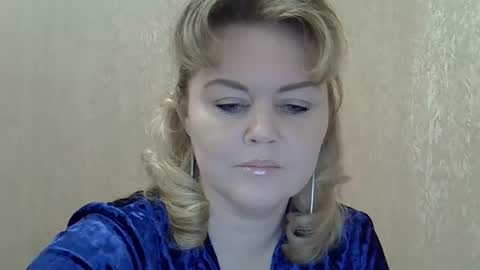 karennelsonx online show from December 6, 2024, 12:38 pm