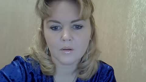 karennelsonx online show from December 6, 2024, 3:44 pm
