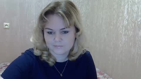 karennelsonx online show from December 18, 2024, 2:28 pm