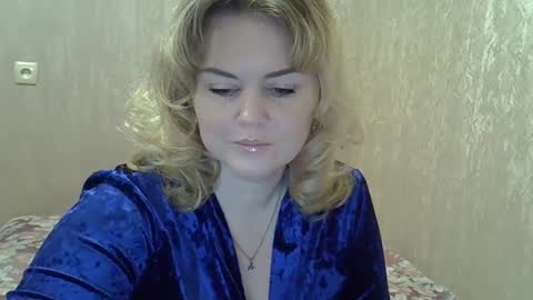 karennelsonx online show from December 19, 2024, 3:19 pm